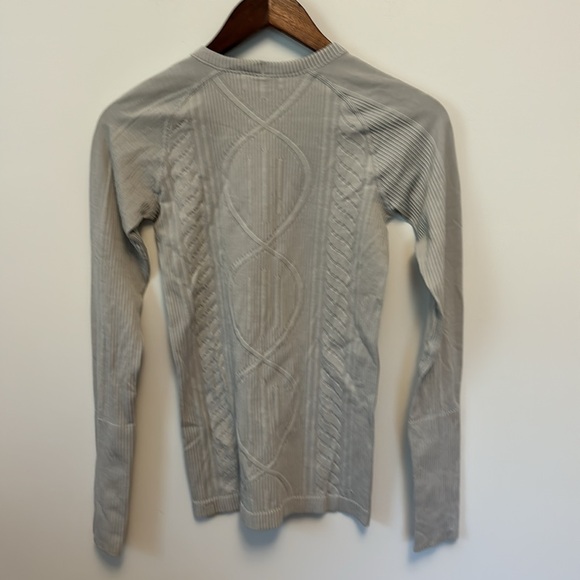 LULULEMON WOMENS REST LESS LONG SLEEVE CREWNECK SHIRT TOP SILVER SPOON SZ 4 GRAY - Picture 8 of 9